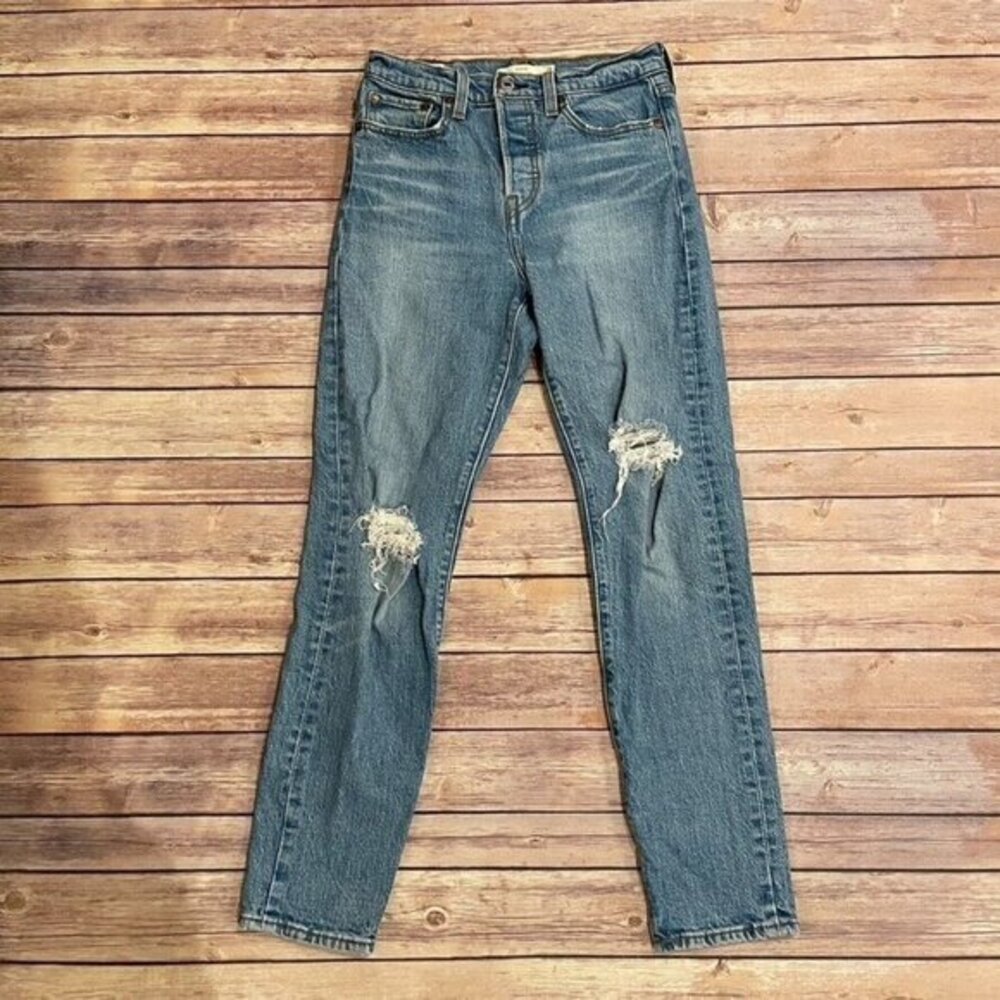 Levi's Premium Wedgie Straight Jeans Distressed Knee Holes Light Wash
